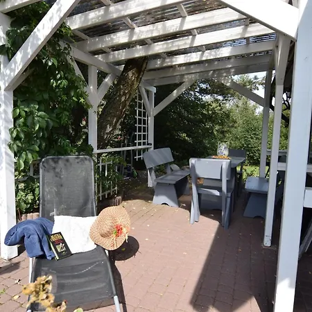Detached With Garden, Frydrychowo